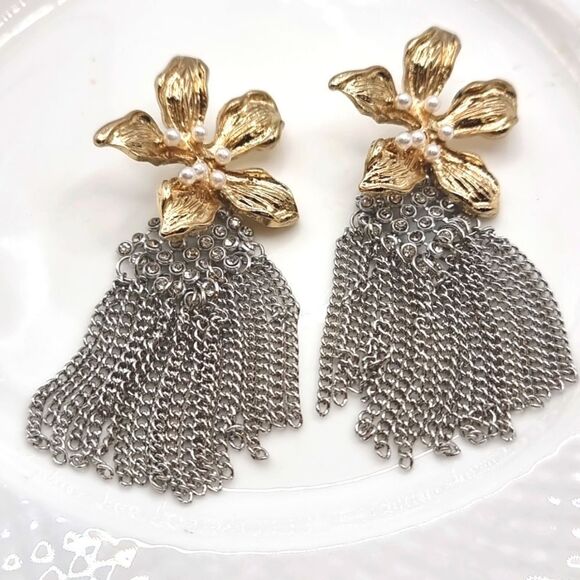 New ZARA Charisma flower chain fringe rhinestone dangle earrings - Picture 1 of 11